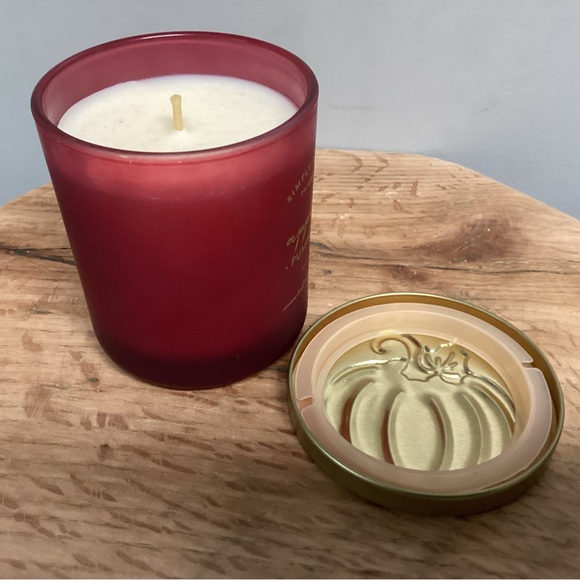 Never Lit - Apple Pumpkin Scented Candle in lidded Glass Jar by DW Home - Nice - Picture 4 of 11